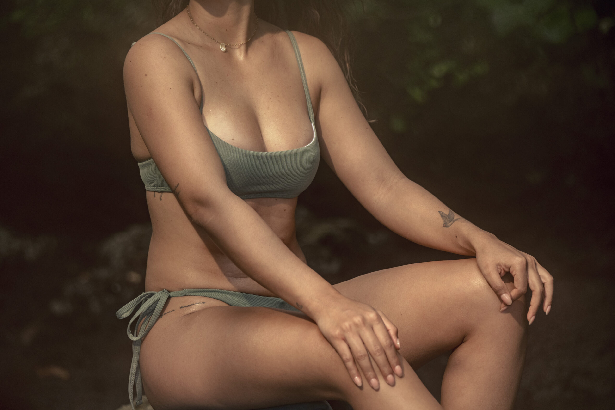 Frau als Symbolbild für Preservé®, die schonende Brustvergrößerung mit Motiva®-Implantaten.